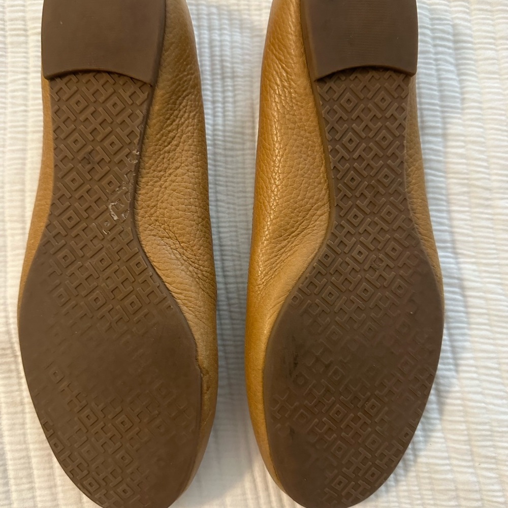 Tory Burch tan flats, gently used, size 8 - Picture 3 of 4